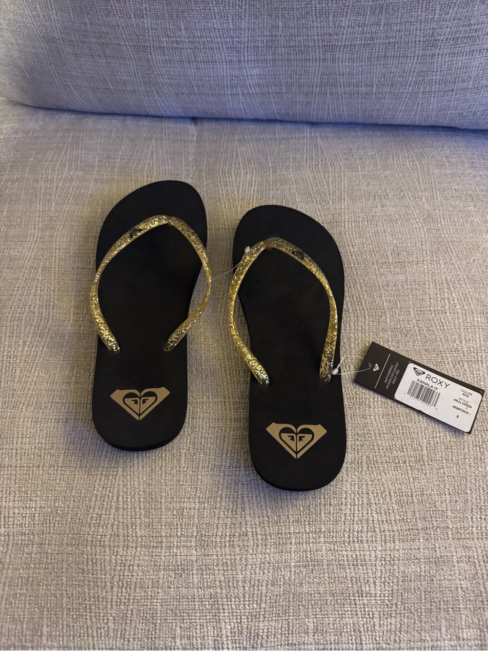 RARE Roxy Women’s Kahala IV Black Sandals with Gold Glitter Straps